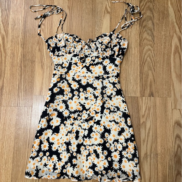 Realisation Par The Devon Mini Dress in Flower Power Size XXS - Picture 2 of 9